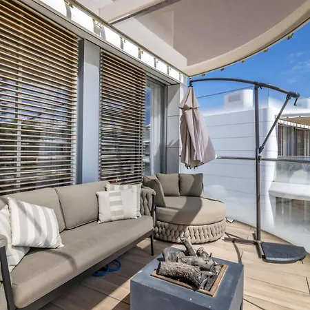Theedgebythesea Octopuse Apartment